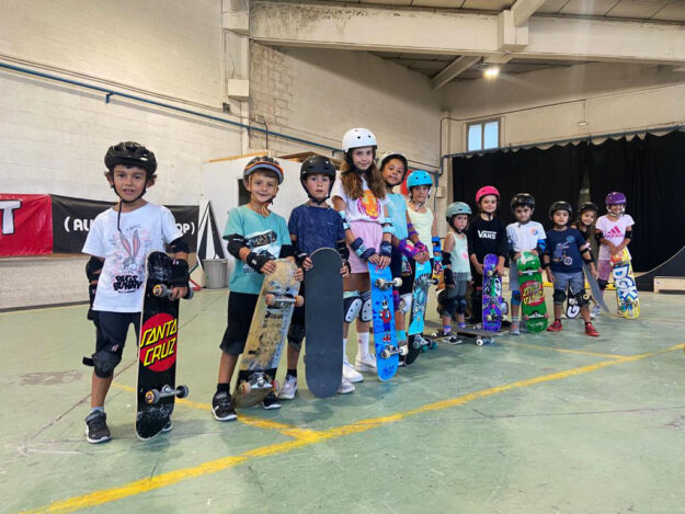 SKATE ESKOLA BRIGADA SKATE ESKOLA BRIGADA